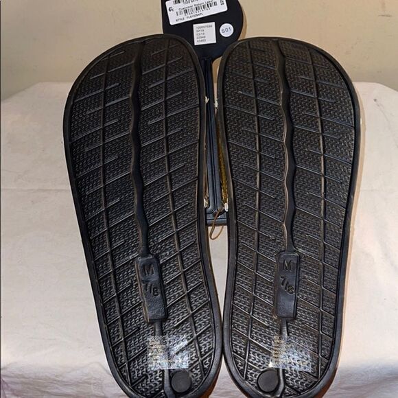 NWT I.N.C. Rainbow Love Open toe Slipper size 9/10 large - Picture 3 of 6